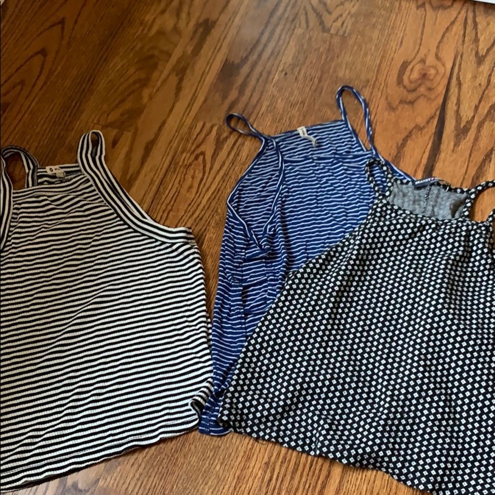 3 crop tops